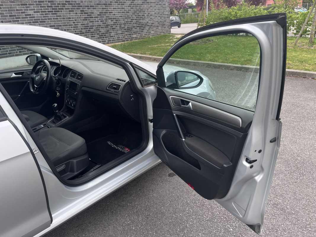Volkswagen Golf — 14