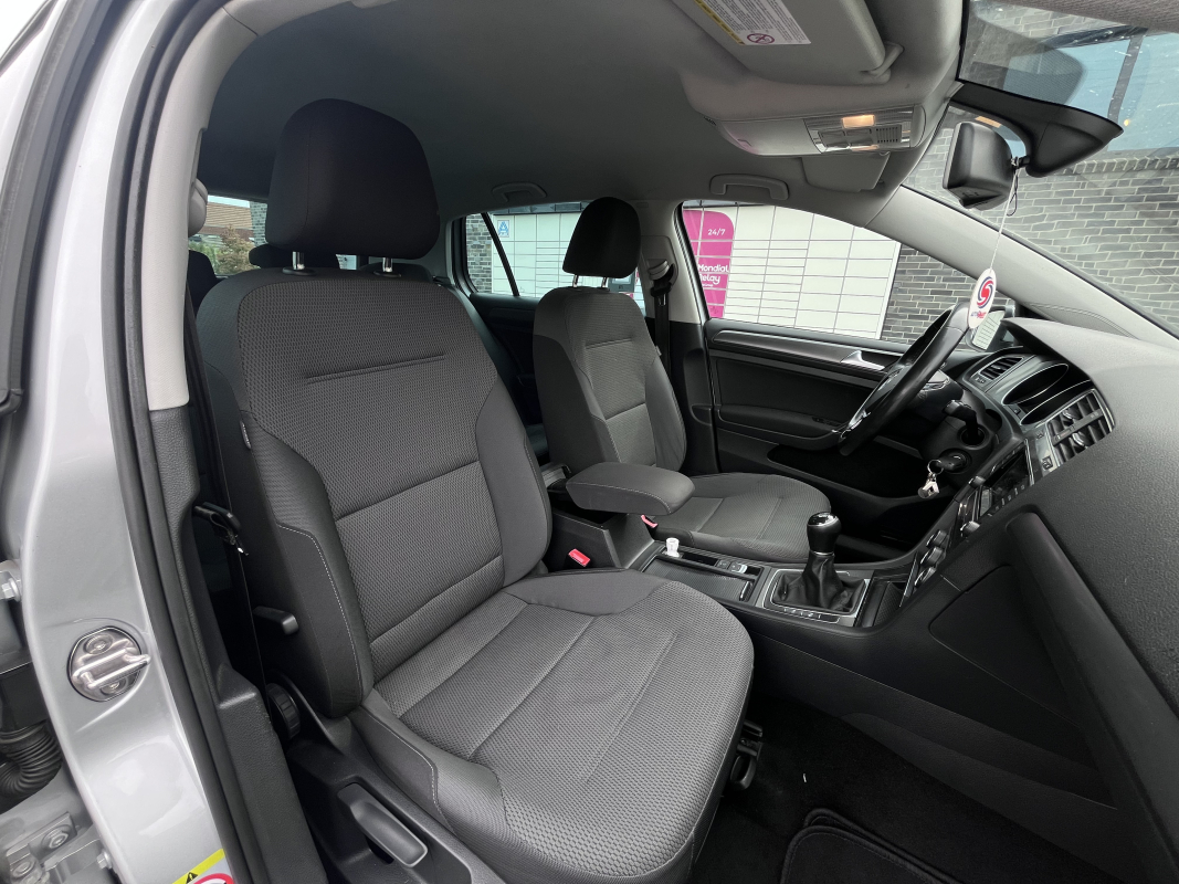 Volkswagen Golf — 16
