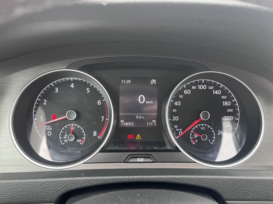 Volkswagen Golf — 24
