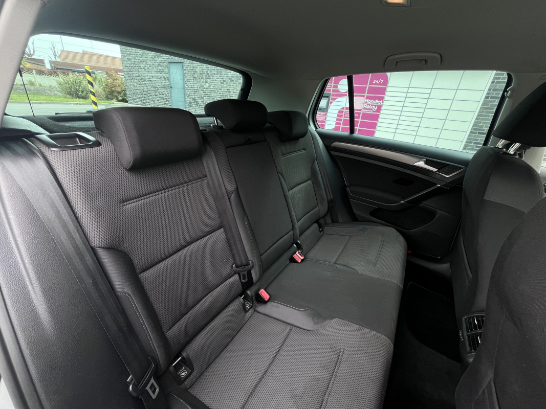 Volkswagen Golf — 29