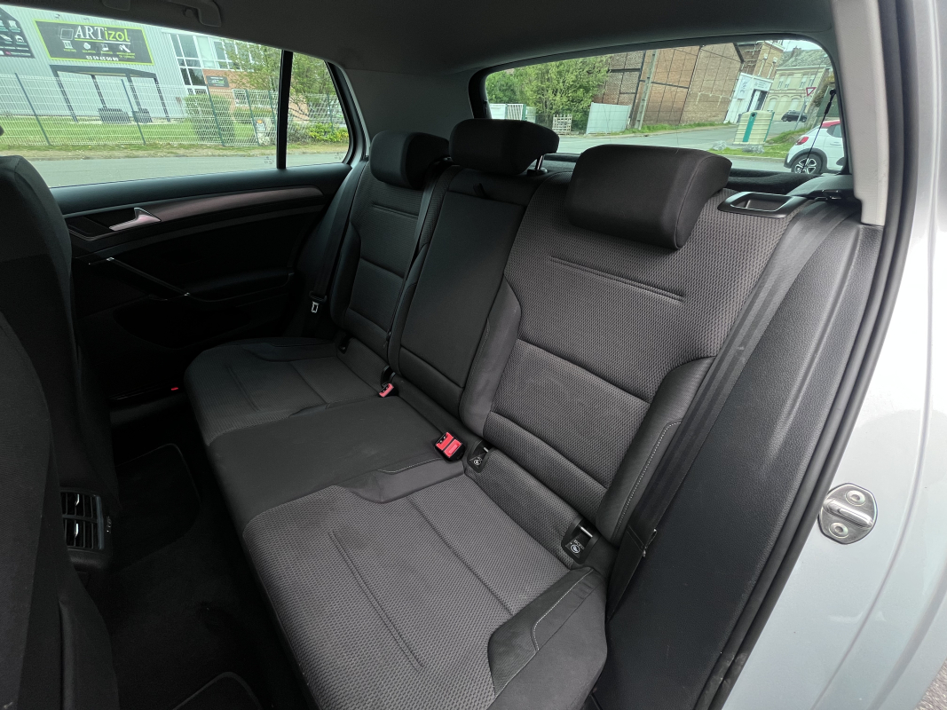 Volkswagen Golf — 26