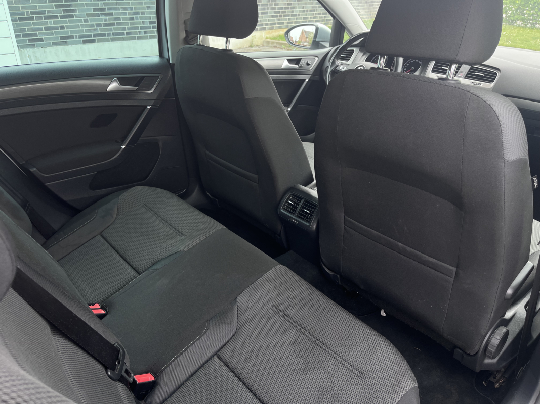Volkswagen Golf — 30