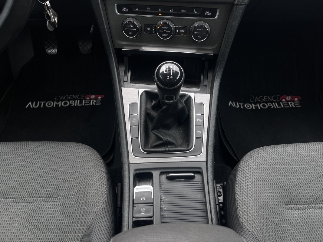 Volkswagen Golf — 23