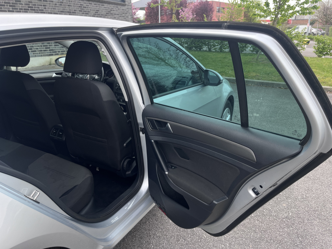 Volkswagen Golf — 28