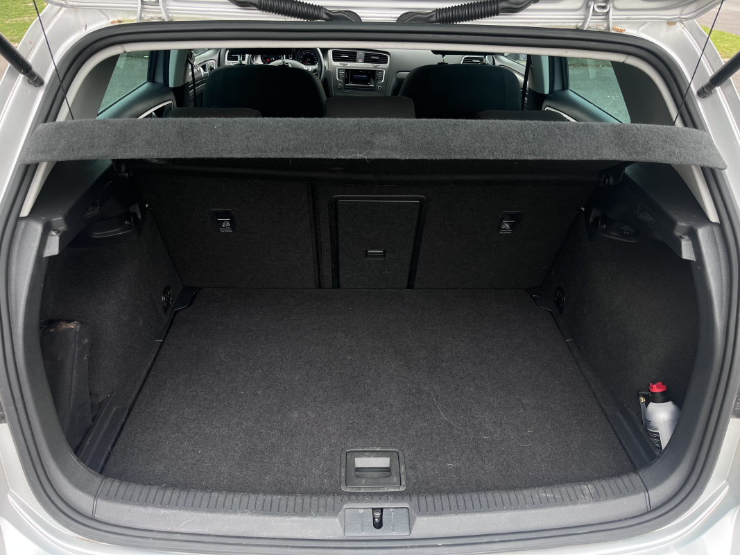 Volkswagen Golf — 32