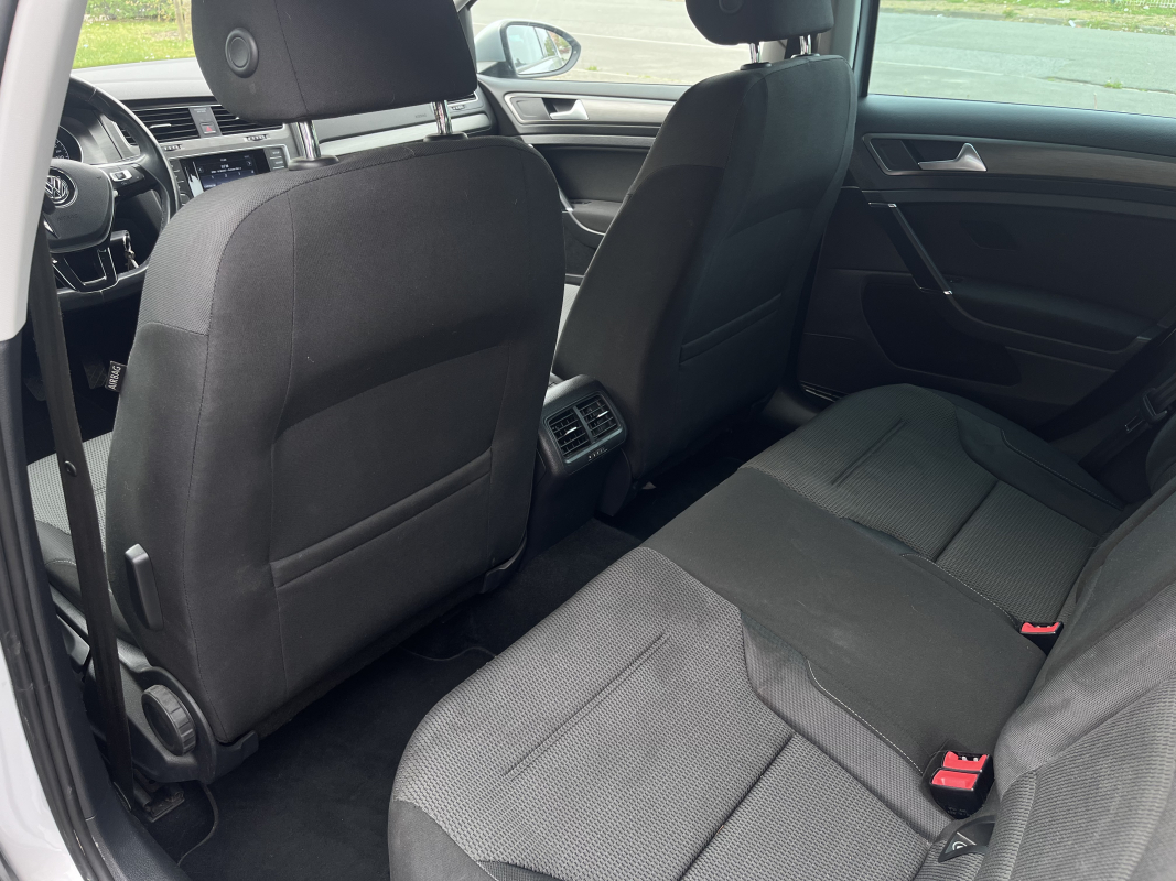 Volkswagen Golf — 27