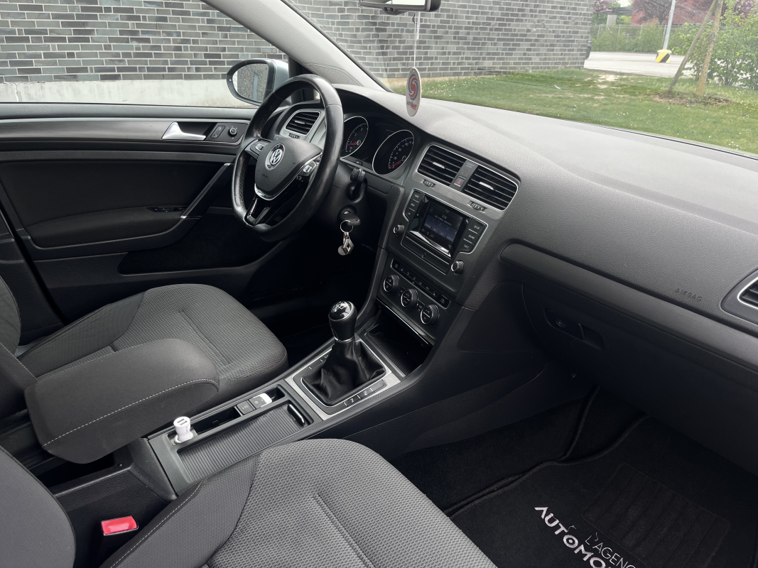 Volkswagen Golf — 17