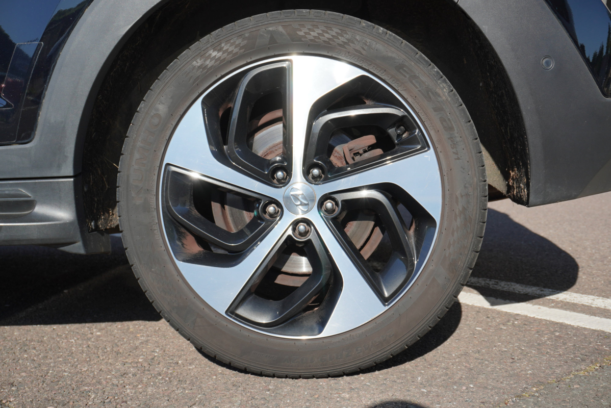 Hyundai Tucson — 32