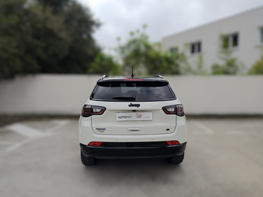 Jeep Compass — 4
