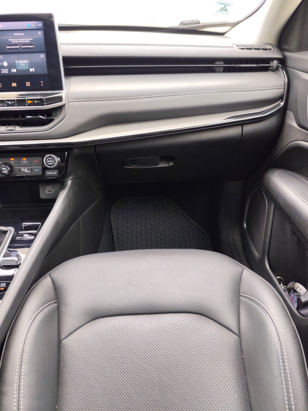 Jeep Compass — 24
