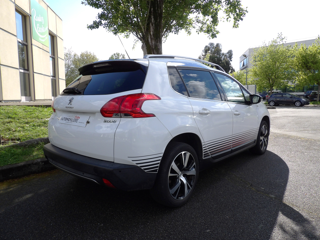 Peugeot 2008 — 3