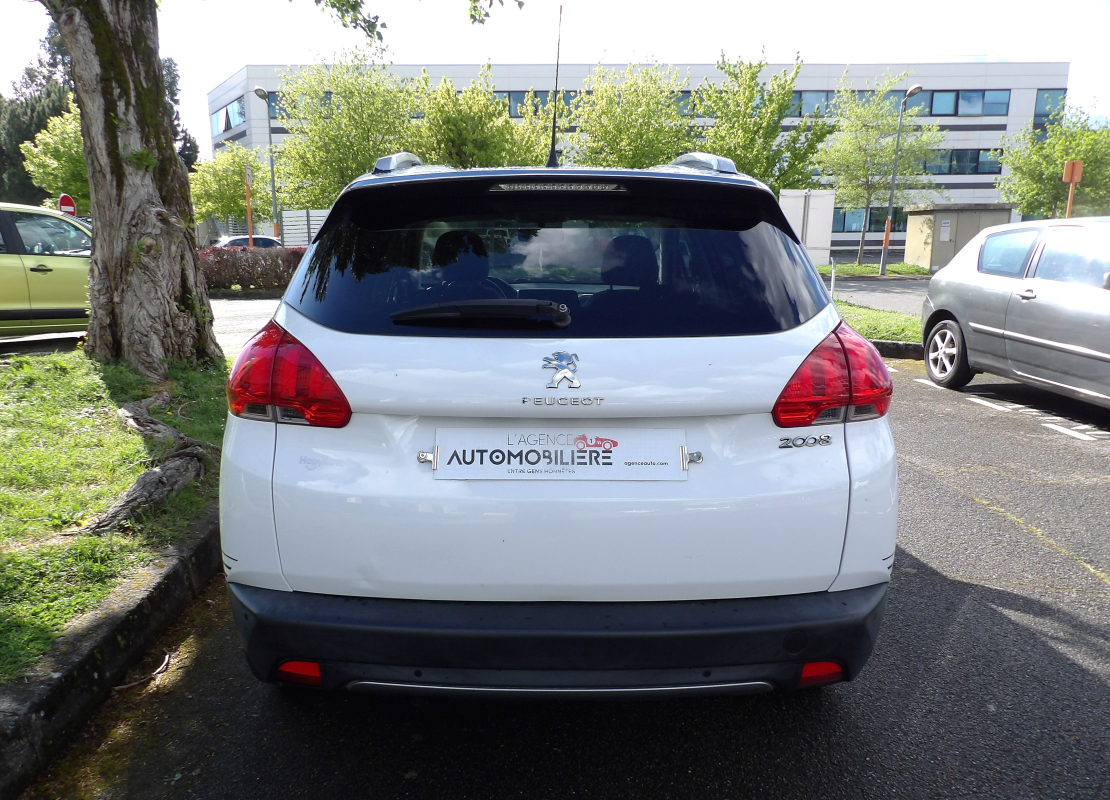 Peugeot 2008 — 4