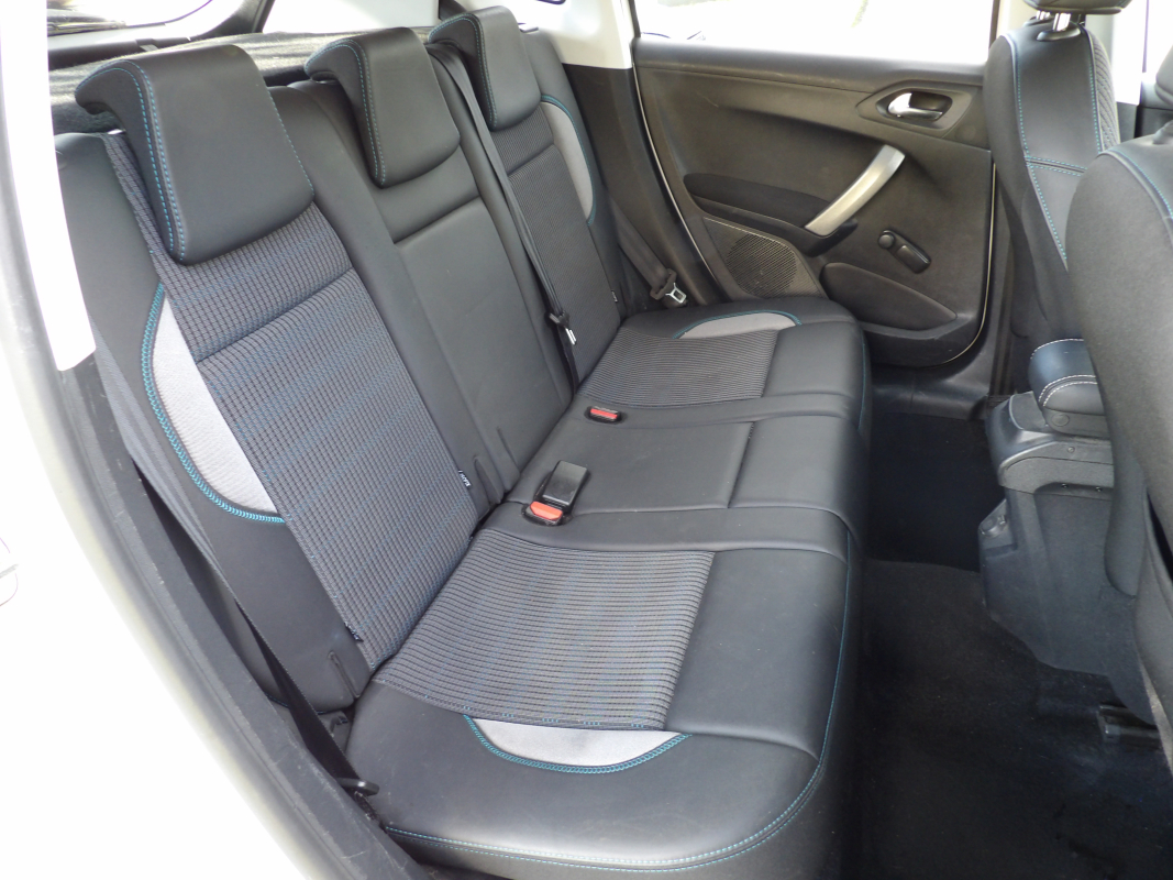 Peugeot 2008 — 14
