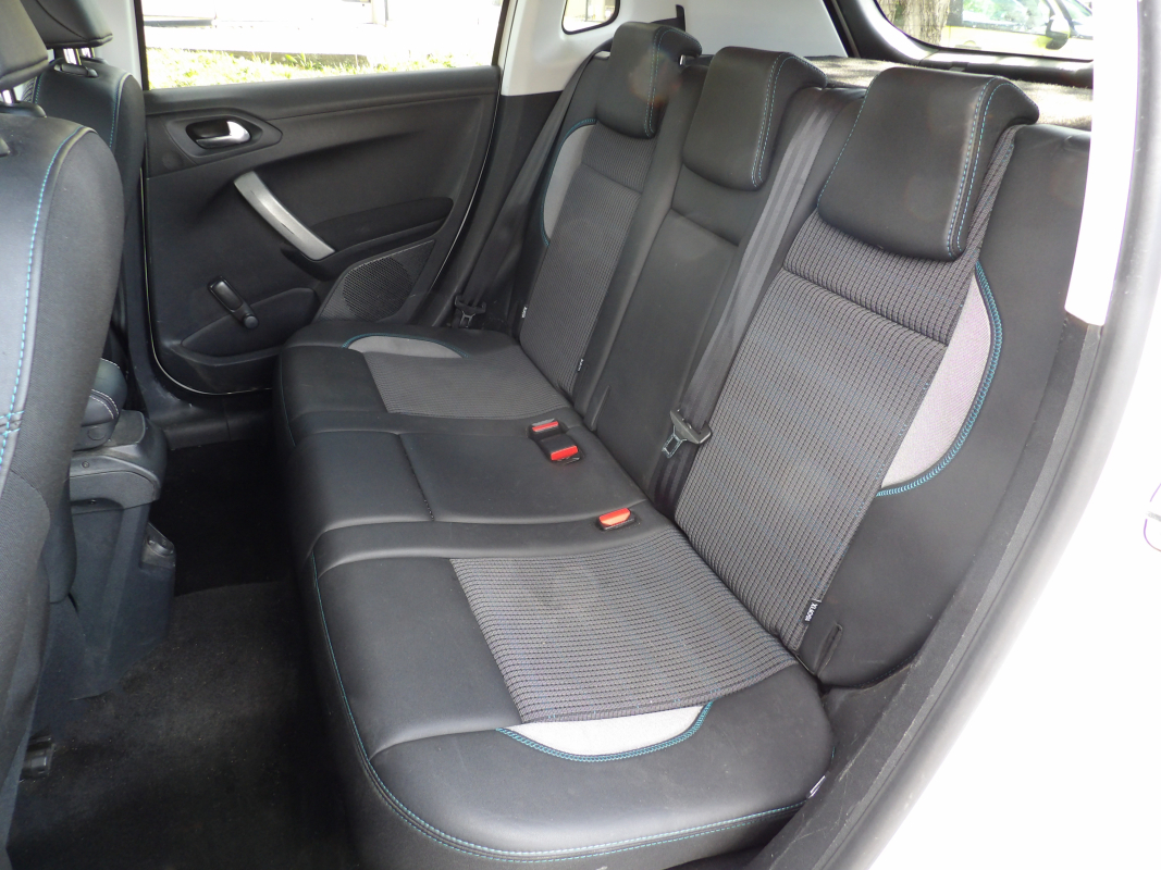 Peugeot 2008 — 13