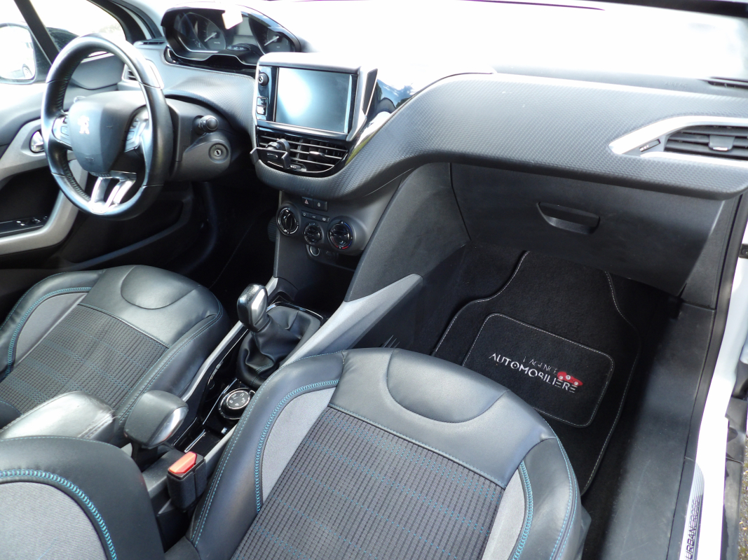 Peugeot 2008 — 17