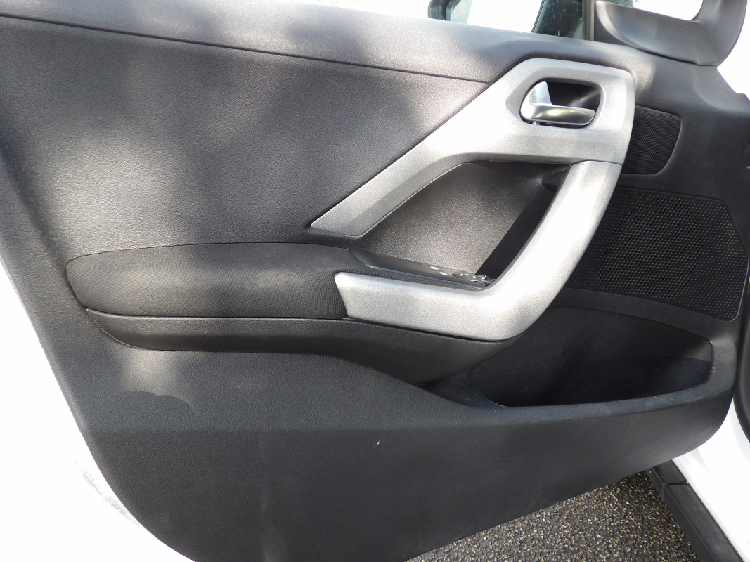 Peugeot 2008 — 8