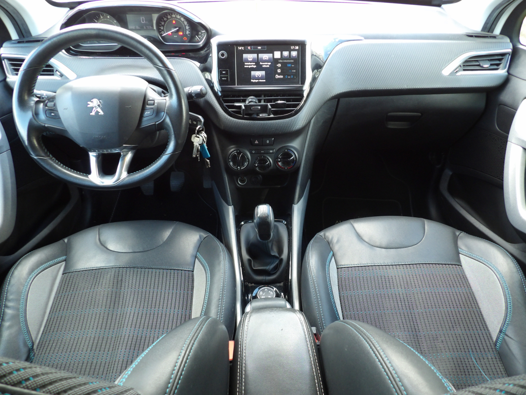 Peugeot 2008 — 18