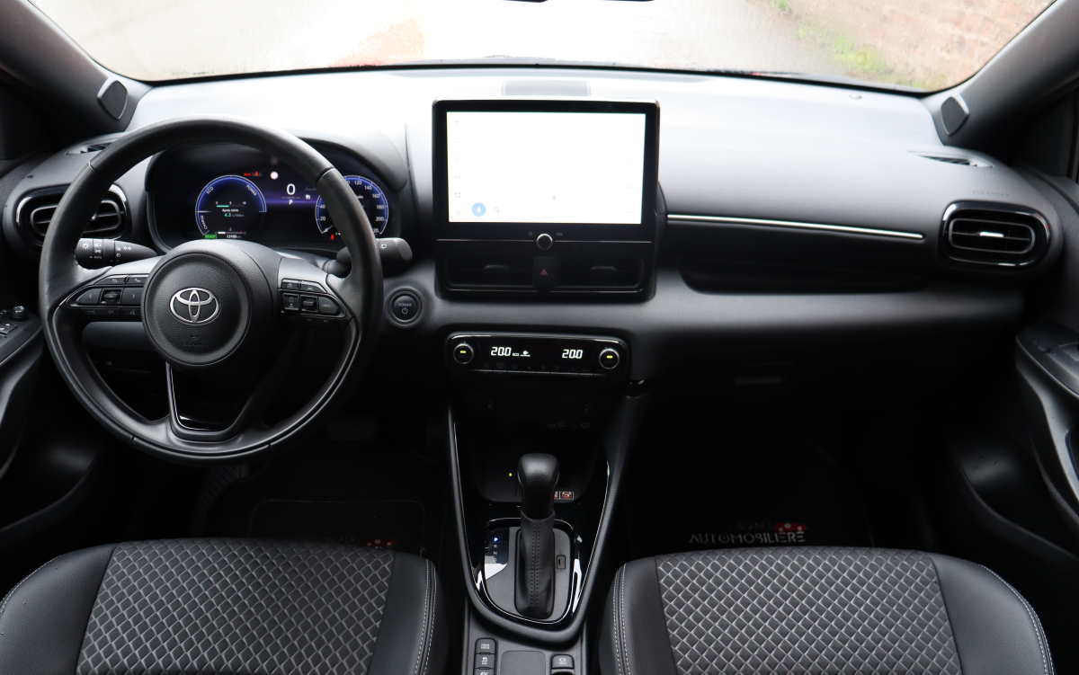 Toyota Yaris — 12