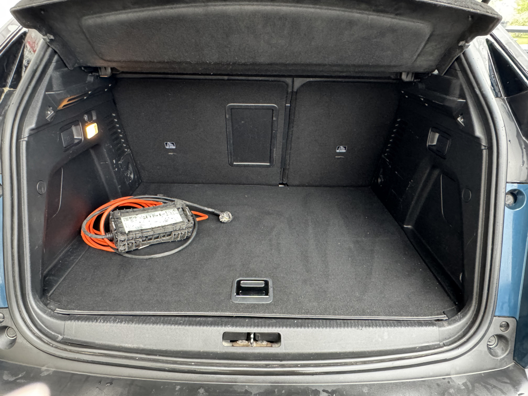 Peugeot 3008 HYbrid4 — 13