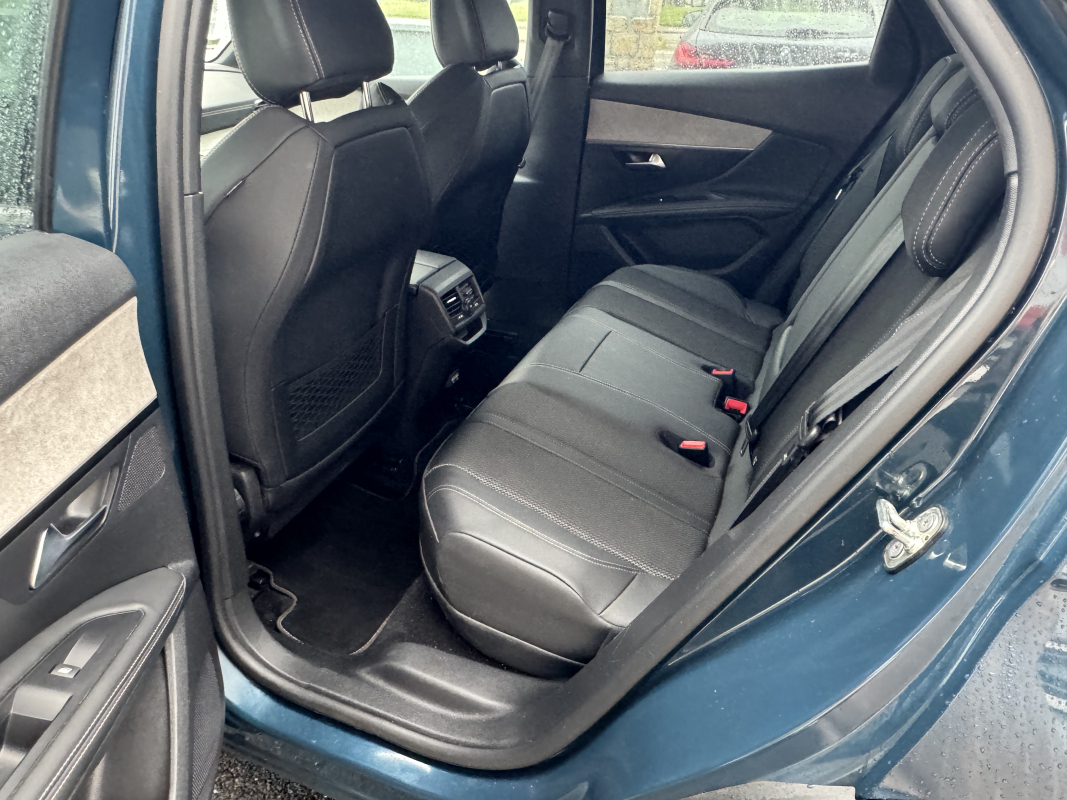 Peugeot 3008 HYbrid4 — 14