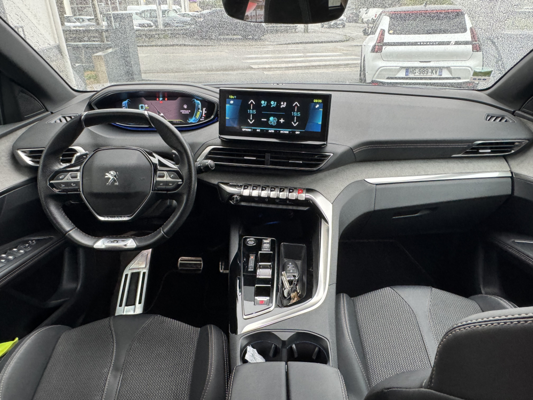 Peugeot 3008 HYbrid4 — 12