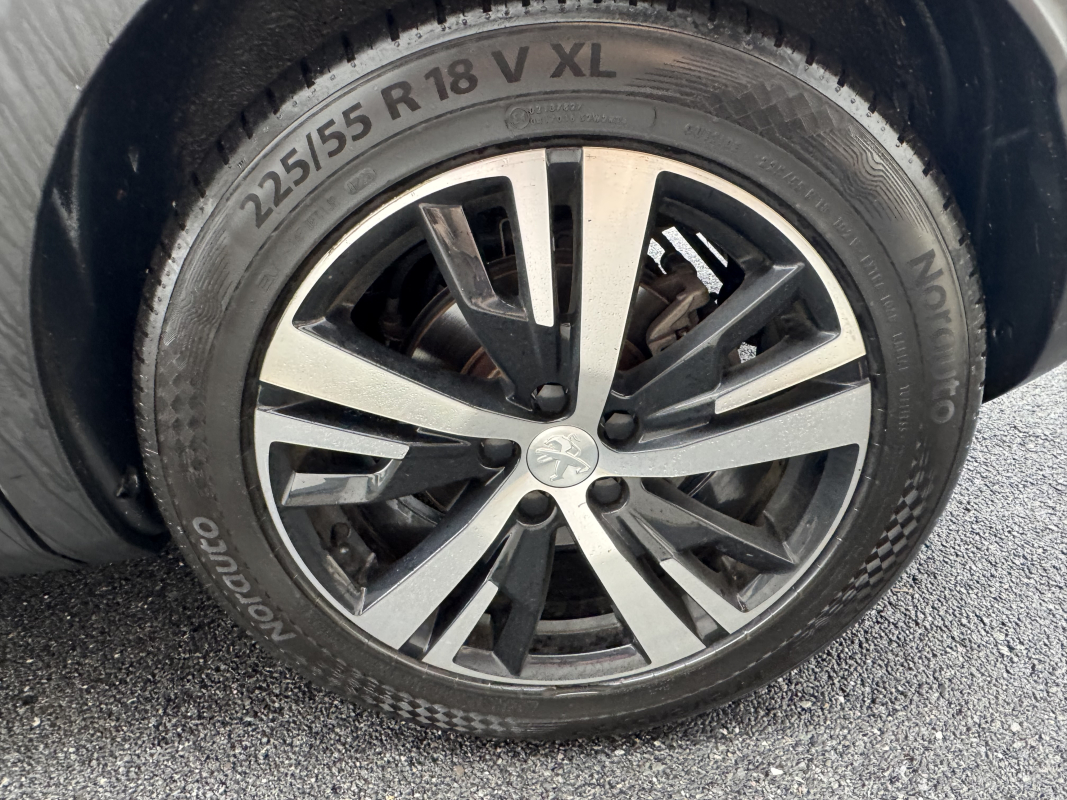 Peugeot 3008 HYbrid4 — 23