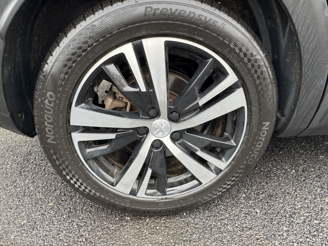 Peugeot 3008 HYbrid4 — 22