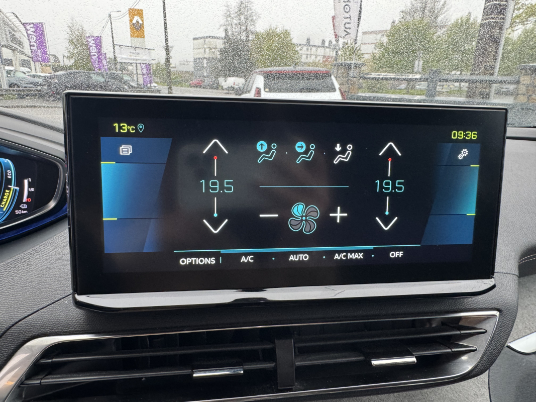 Peugeot 3008 HYbrid4 — 28