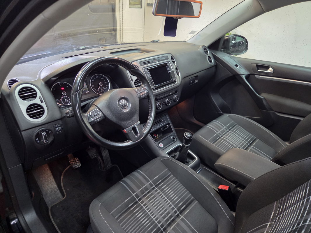 Volkswagen Tiguan — 10