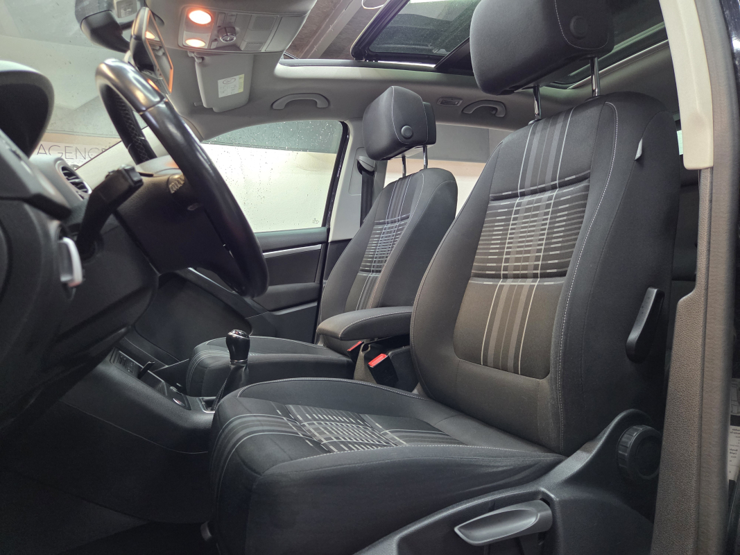 Volkswagen Tiguan — 11