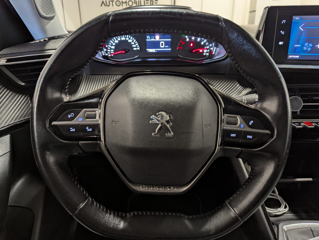 Peugeot 2008 — 14