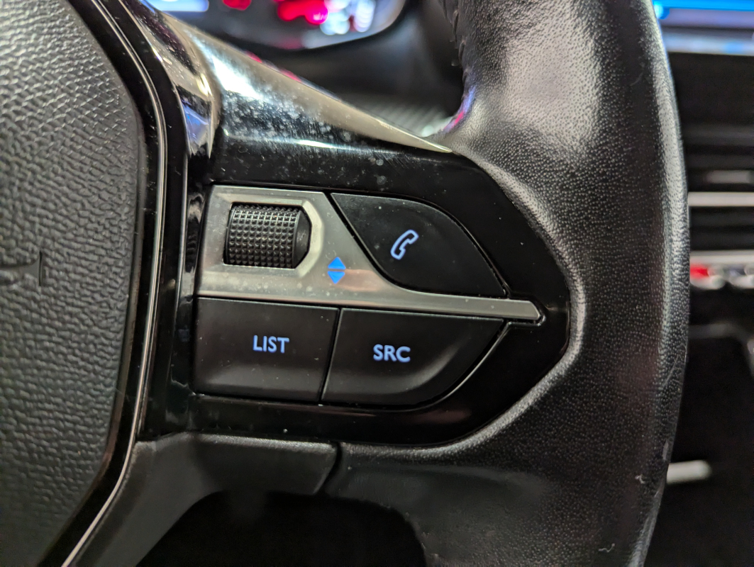 Peugeot 2008 — 16