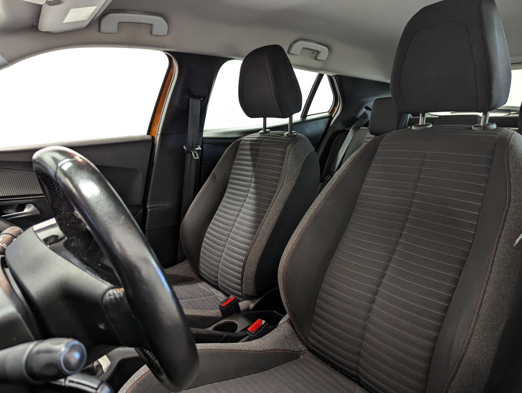 Peugeot 2008 — 8