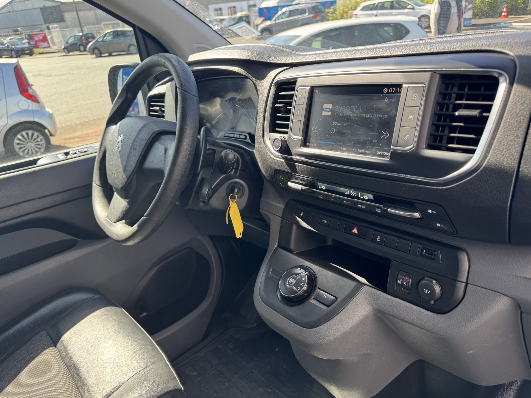 Peugeot Expert — 12