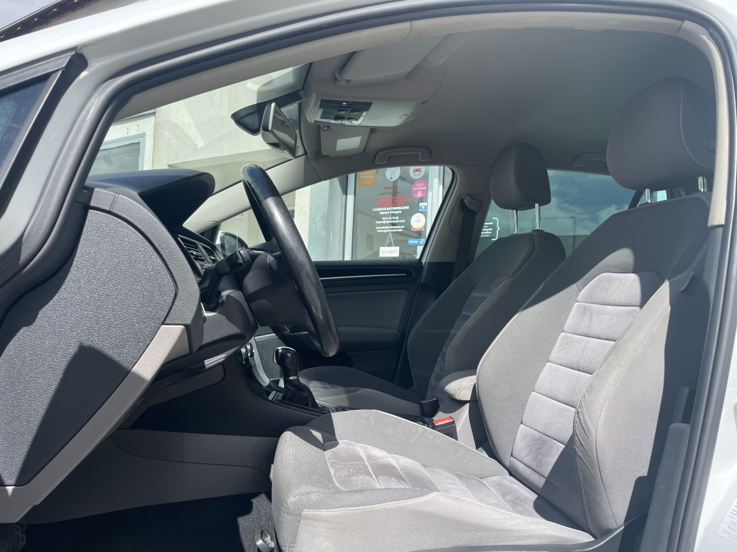 Volkswagen Golf — 9