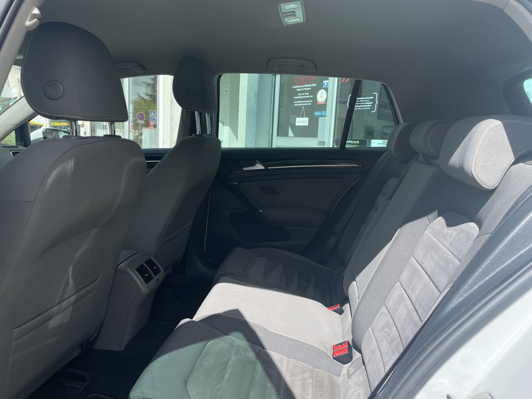 Volkswagen Golf — 15