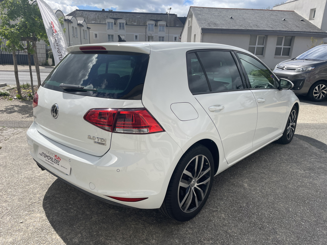 Volkswagen Golf — 5