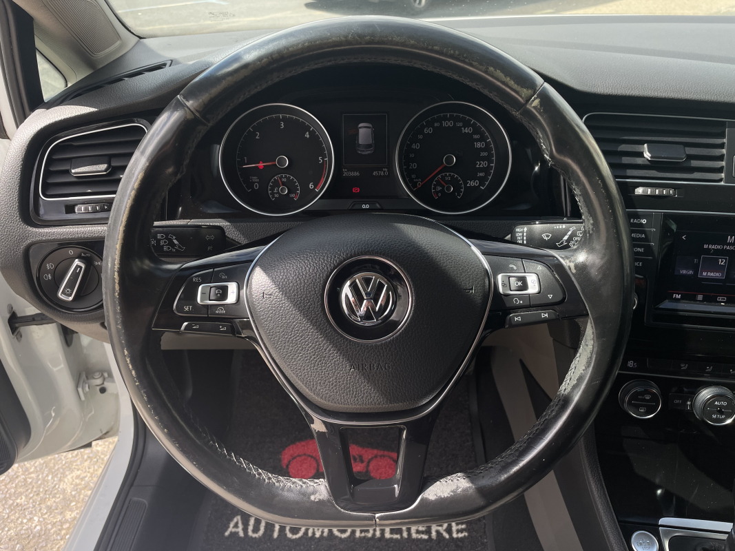 Volkswagen Golf — 16