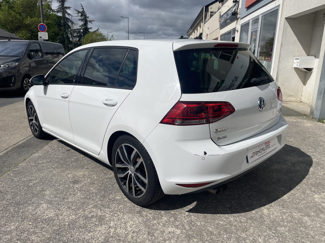 Volkswagen Golf — 7