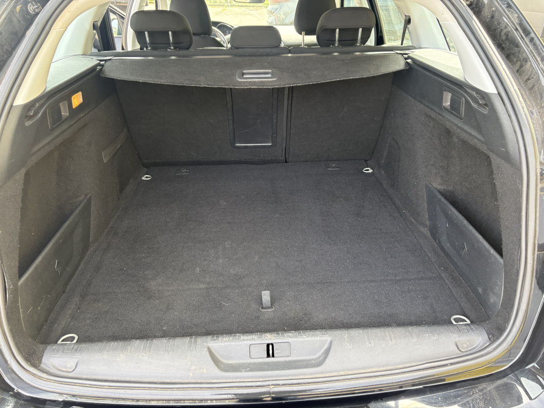 Peugeot 308 SW — 12