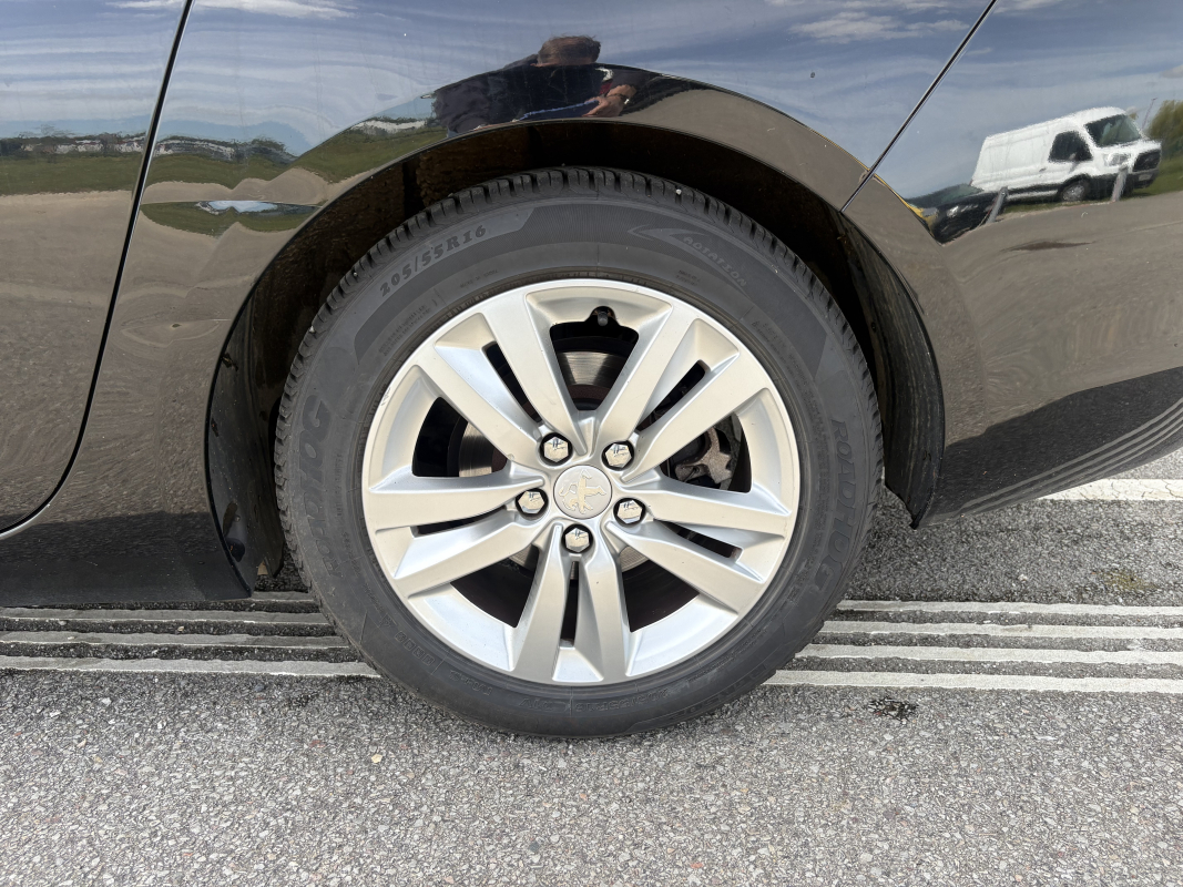 Peugeot 308 SW — 19