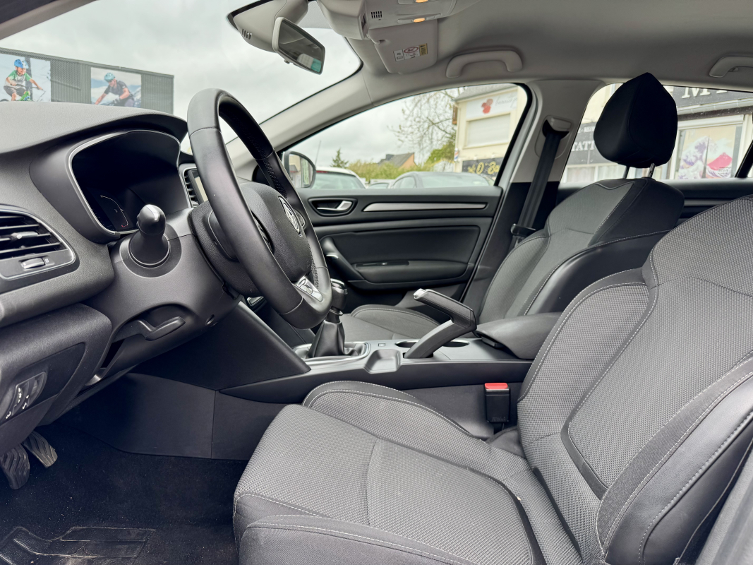 Renault Megane — 10