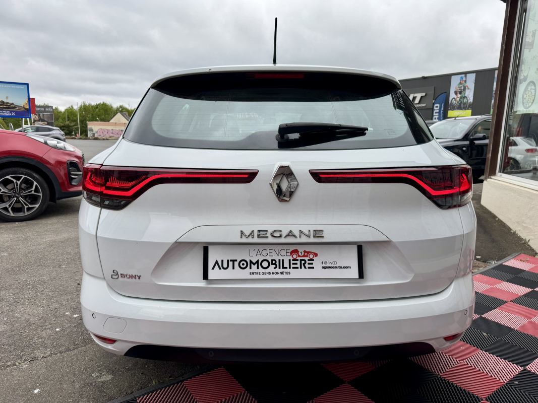 Renault Megane — 4