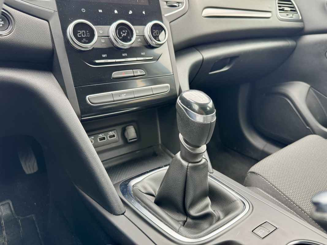 Renault Megane — 16