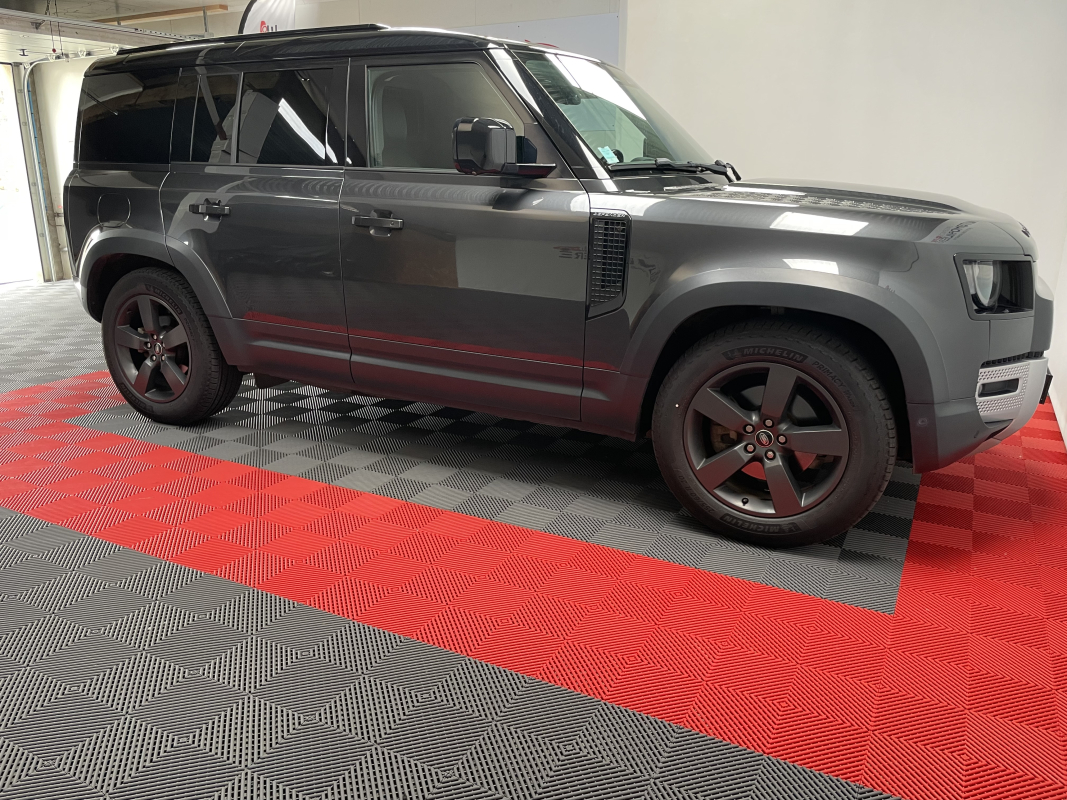Land Rover Defender — 10