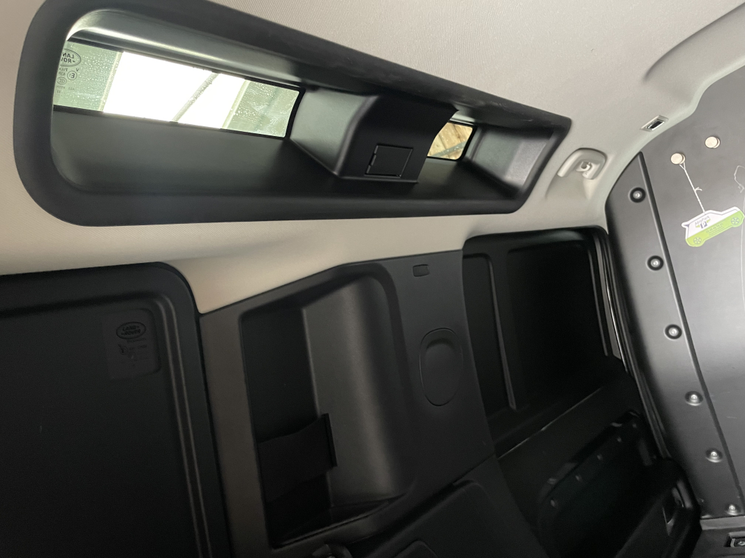 Land Rover Defender — 29
