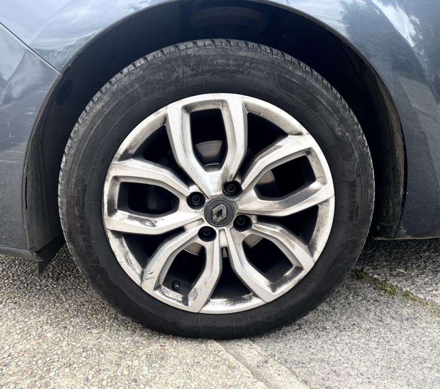 Renault Clio — 17