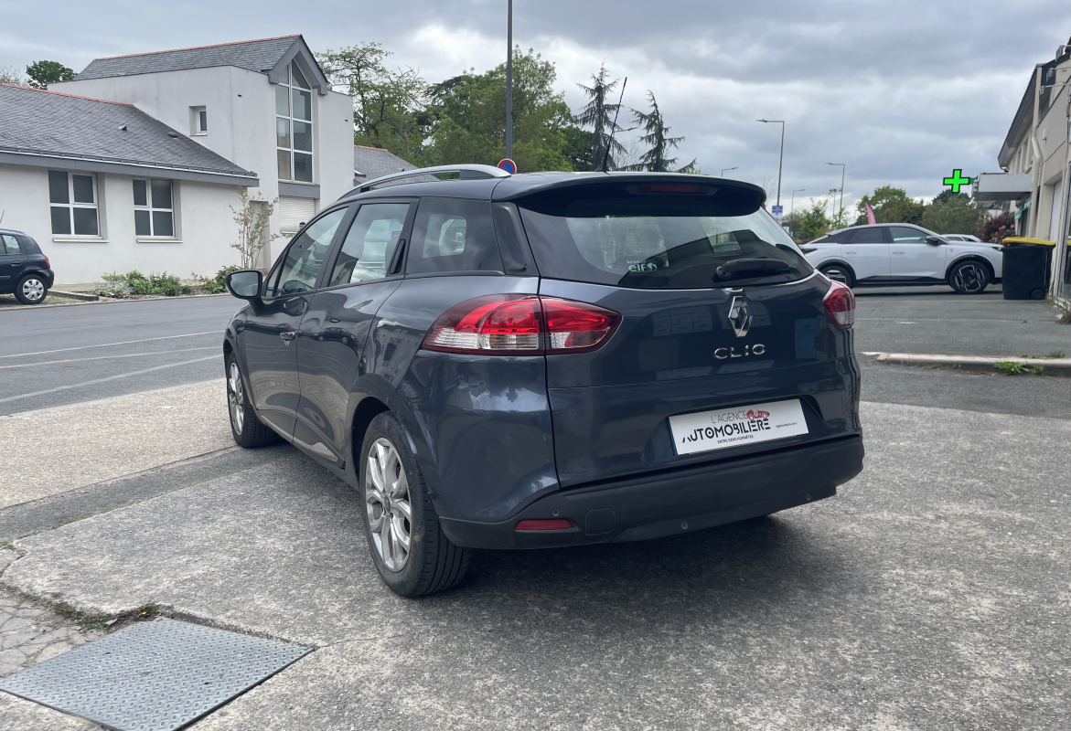 Renault Clio — 7