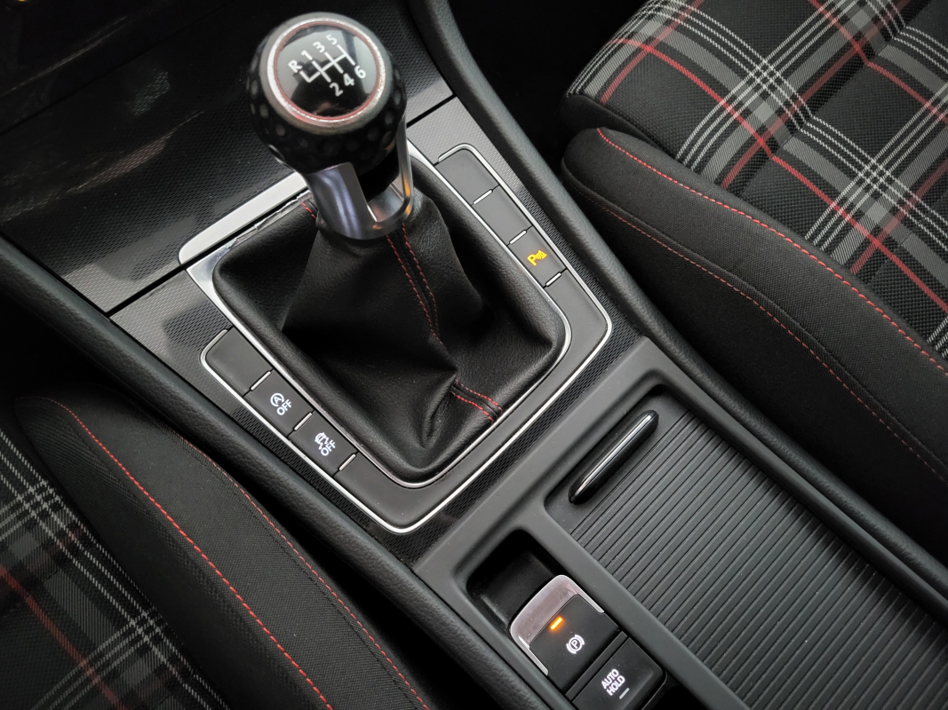 Volkswagen Golf — 18