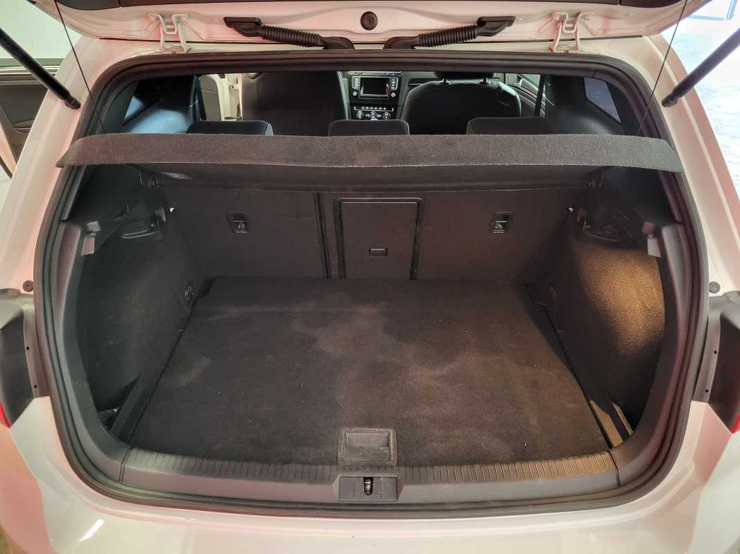 Volkswagen Golf — 26